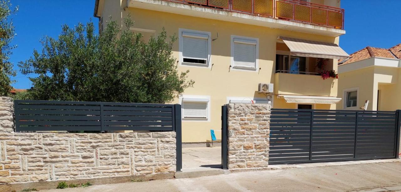 Apartment Ema Zára Kültér fotó